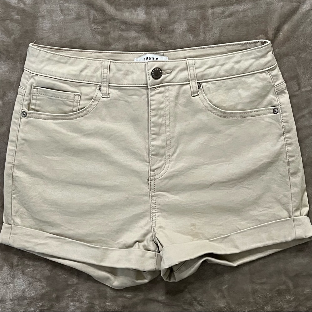 FORVER 21 TAN CUFF SHORTS